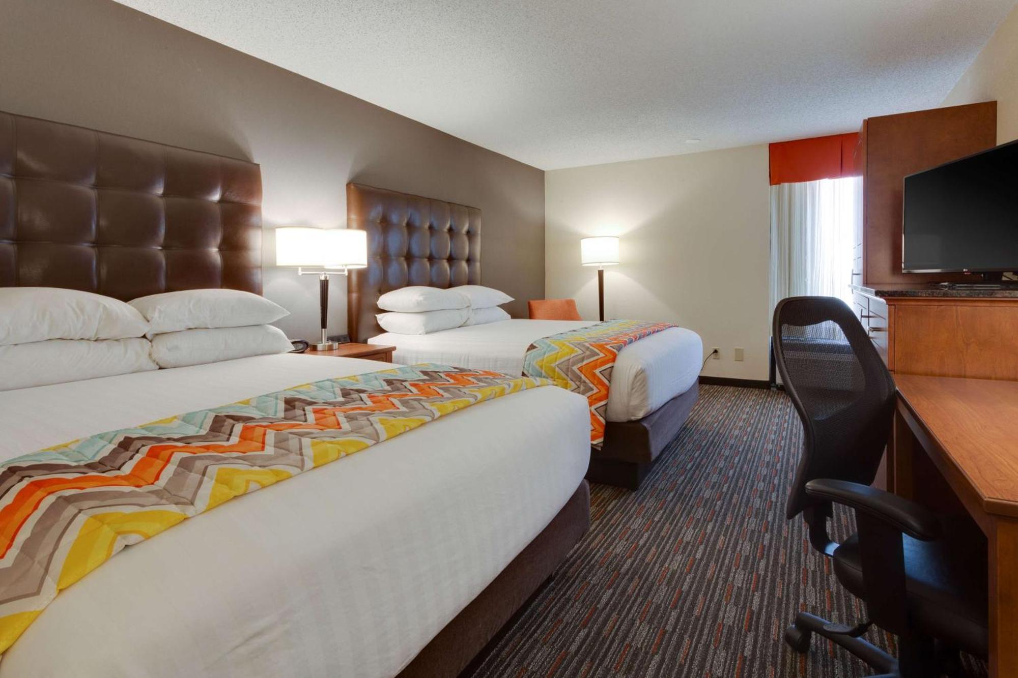 Drury Inn & Suites Columbia Stadium Boulevard Exterior foto
